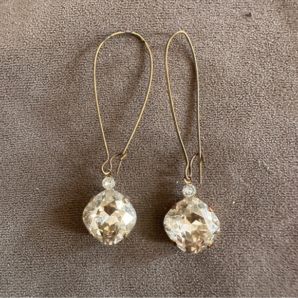Champagne Crystal drop Earrings with Elegant Dangle Design Sparkling Bridal - Picture 1 of 5